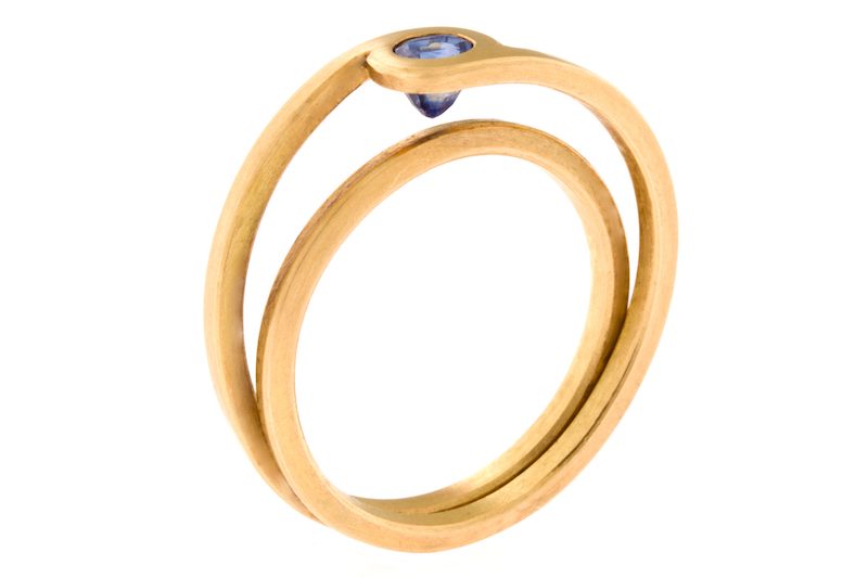 schwebender Saphir Ring